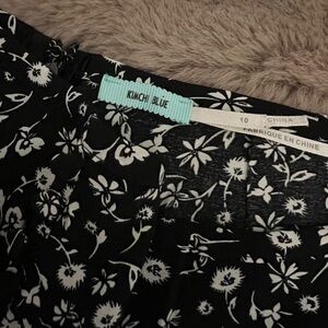 Kimchi Blu urban outfitters shorts black floral size 10